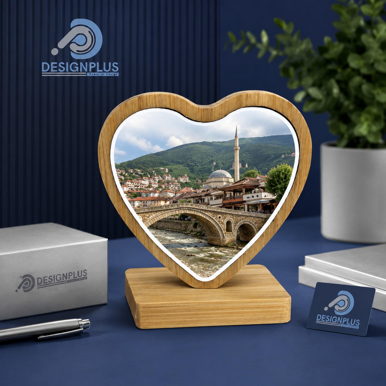 Frame Druri në Formë Zemre për Foto të Personalizuar, Dru Natyral me Bazament