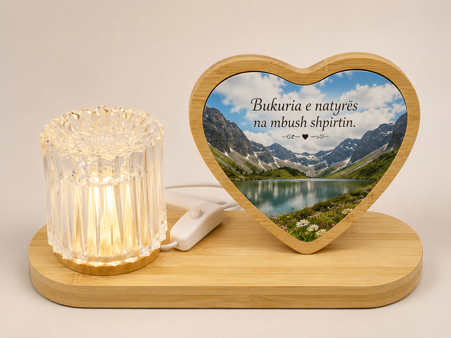 Dhuratë druri me dritë LED, formë zemre, e personalizuar me foto - foto 1