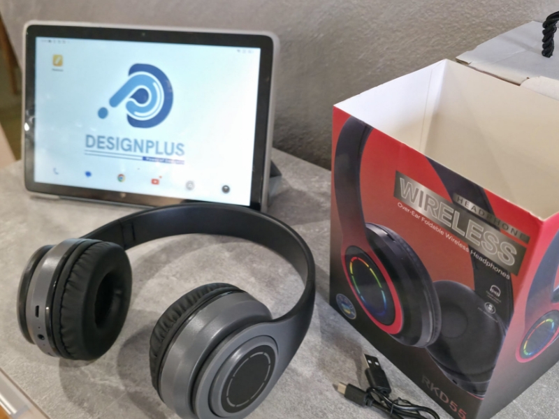 Wireless Headphones RKD55, me tingull të qartë dhe përdorim komod, për muzikë, thirrje dhe argëtim, të hirta/zi