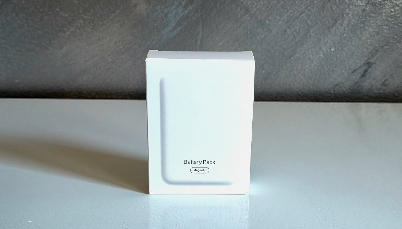 Bateri e Jashtme Magnetike (Battery Pack), magnetik dhe praktik, për përdorim të përditshëm, ngjyrë e bardhë