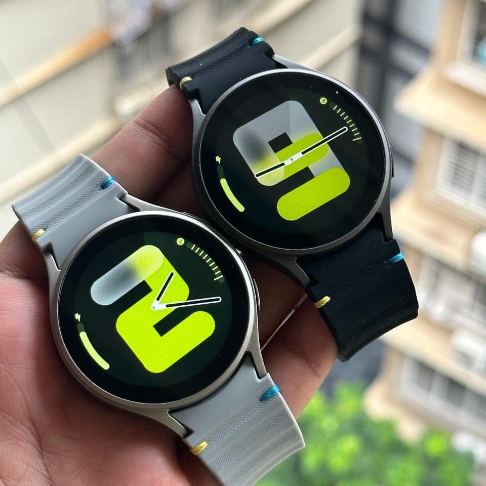 Orë Inteligjente Smartwatch JS Watch7, për njoftime, sport dhe përdorim ditor, kornizë argjendi me rrip të bardhë